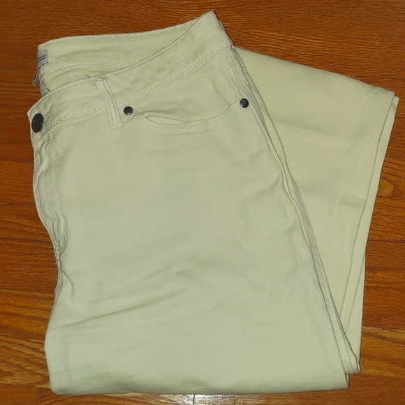 Jeans - Picture 1 of 4